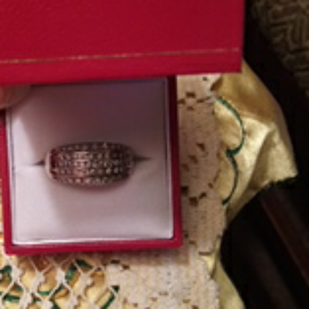 Ladies 10k white gold 1/2ctw diamond ring